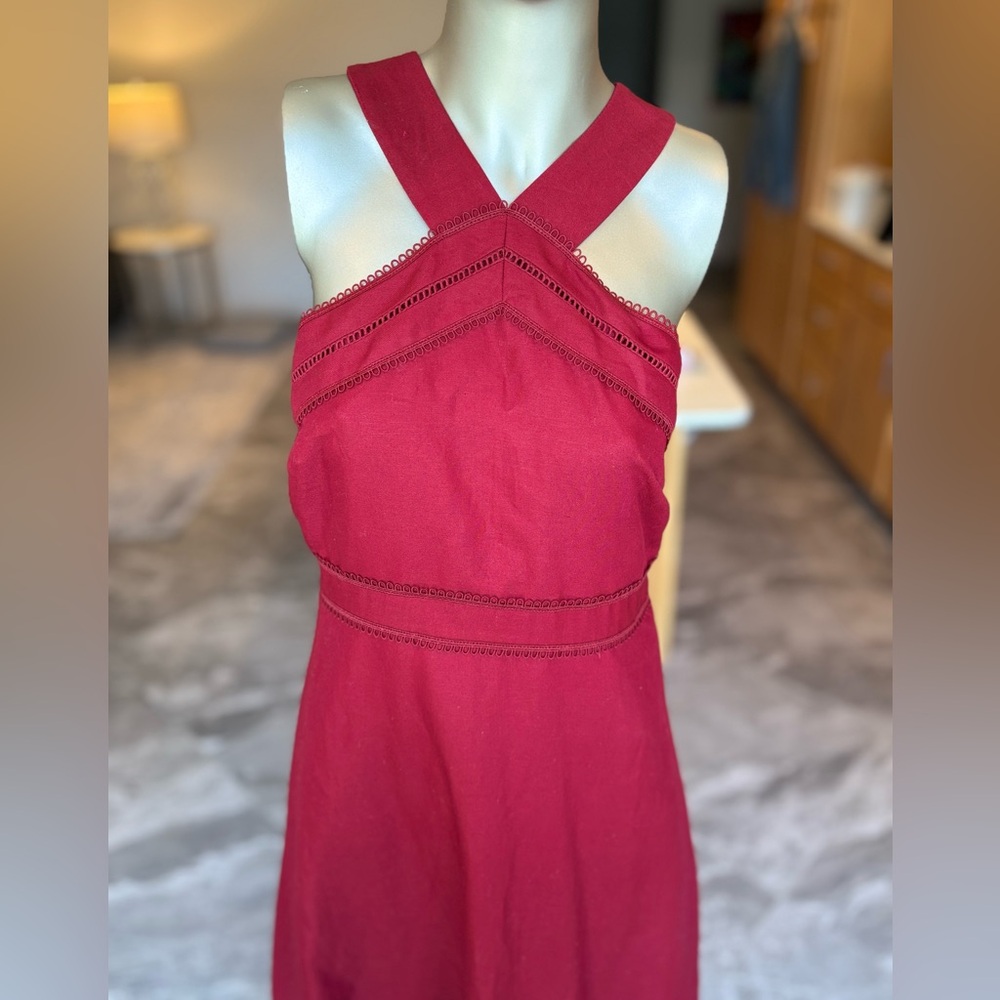 Elegant Cranberry Red Sleeveless Midi Dress - Picture 4 of 14